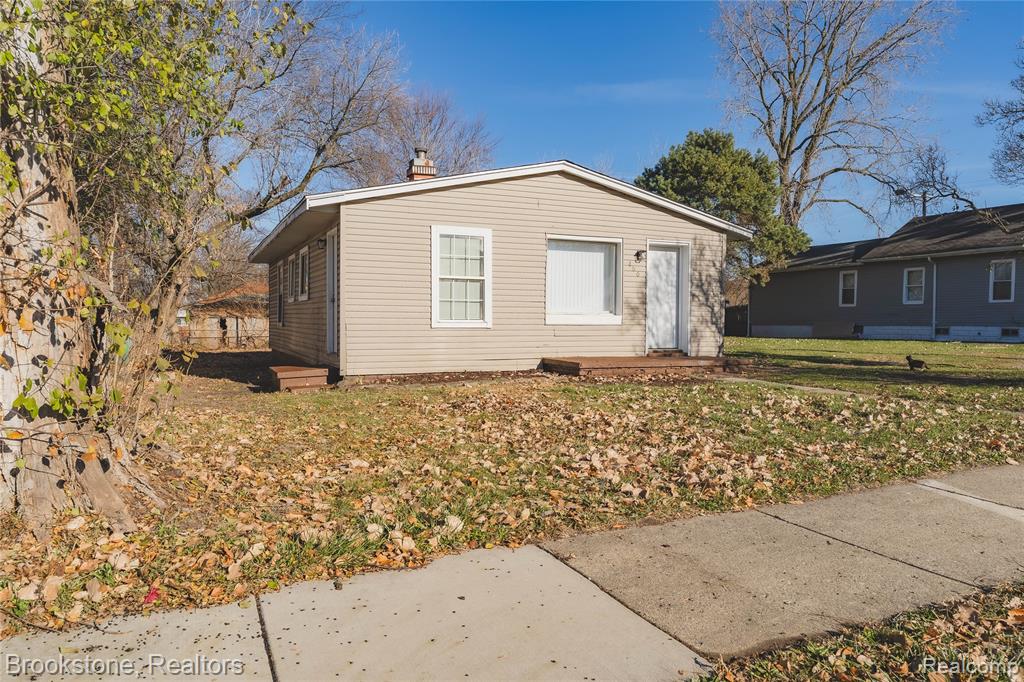 466 Wyoming Avenue, Pontiac, MI 48341 — Photo 2