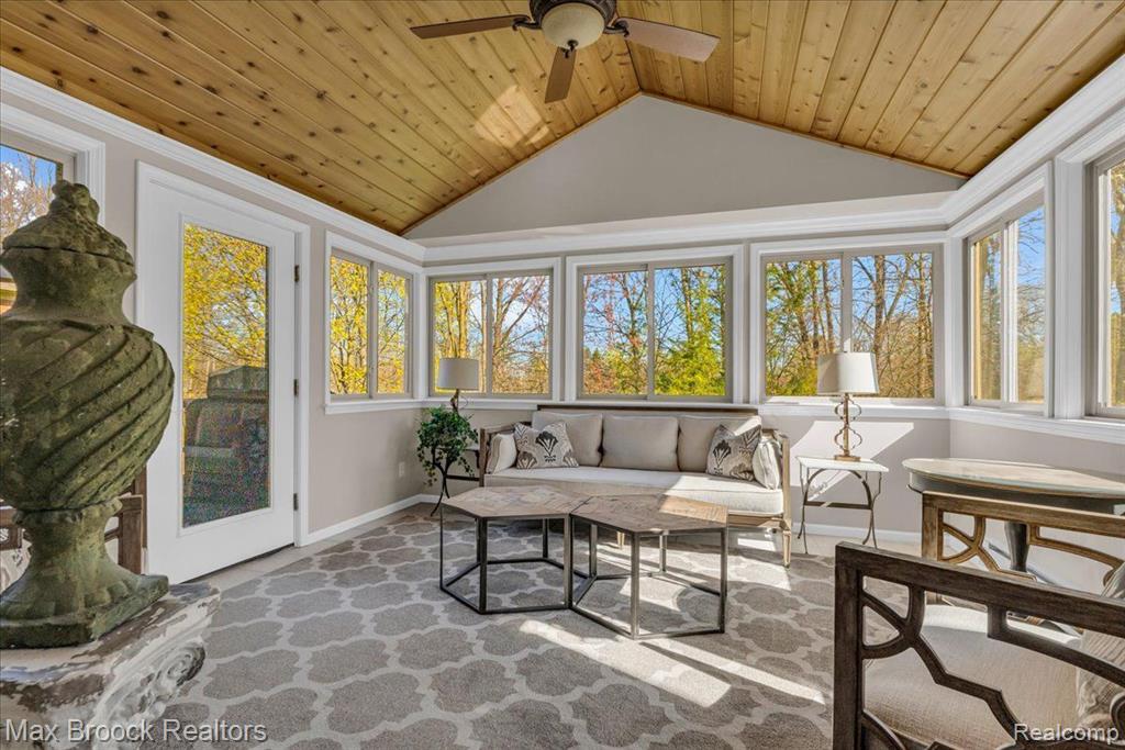 6462 W OAKS Drive, West Bloomfield, MI 48324 — Photo 16