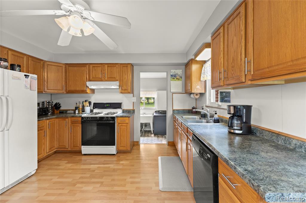 42435 E Huron River Drive, Belleville, MI 48111 — Photo 15