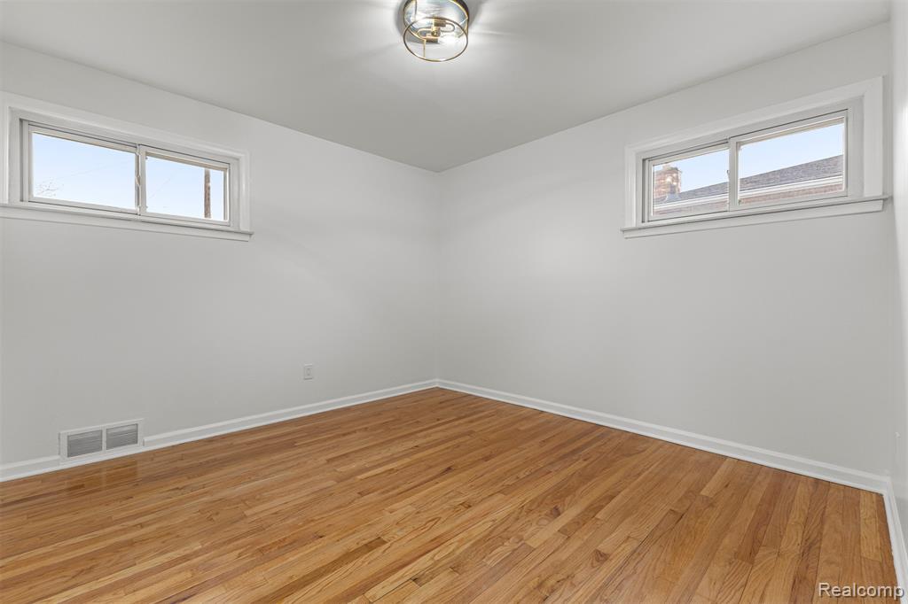 462 Clair Street, Garden City, MI — Photo 17
