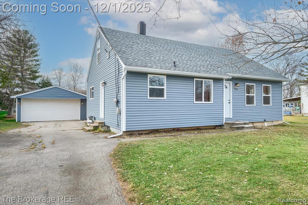 913 Moore Street, Davison, MI 48423 — front exterior