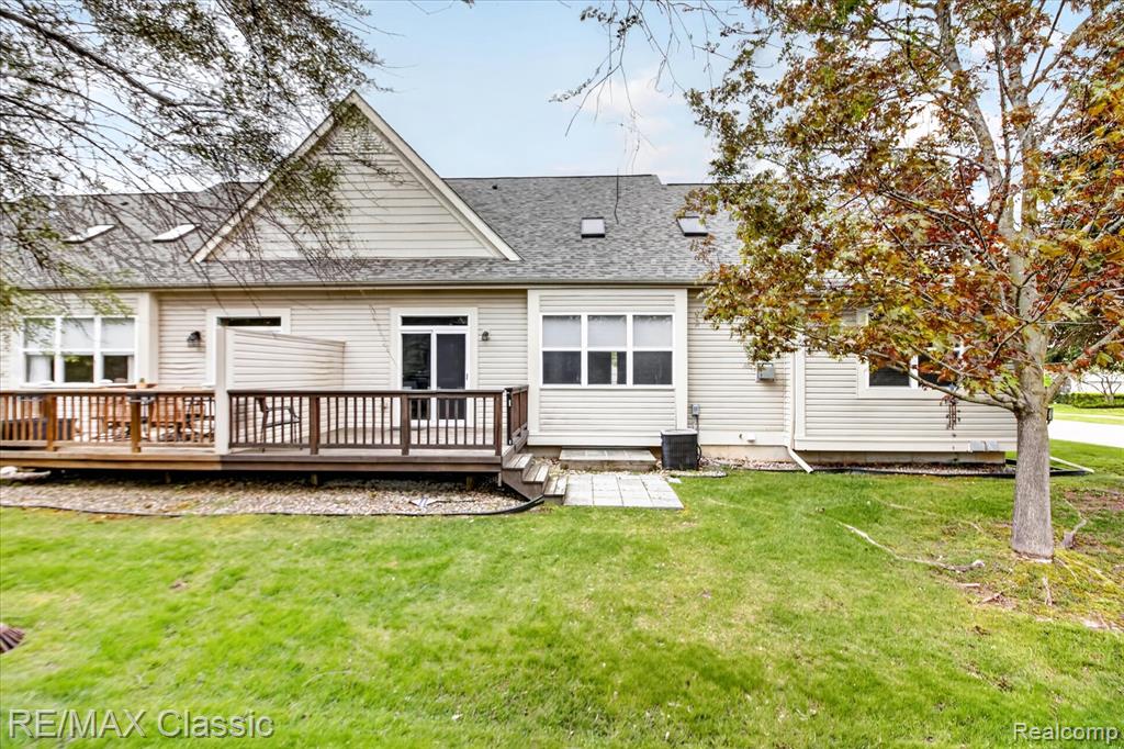 2298 Calibouge, 32, Commerce Twp, MI 48382 — Photo 36