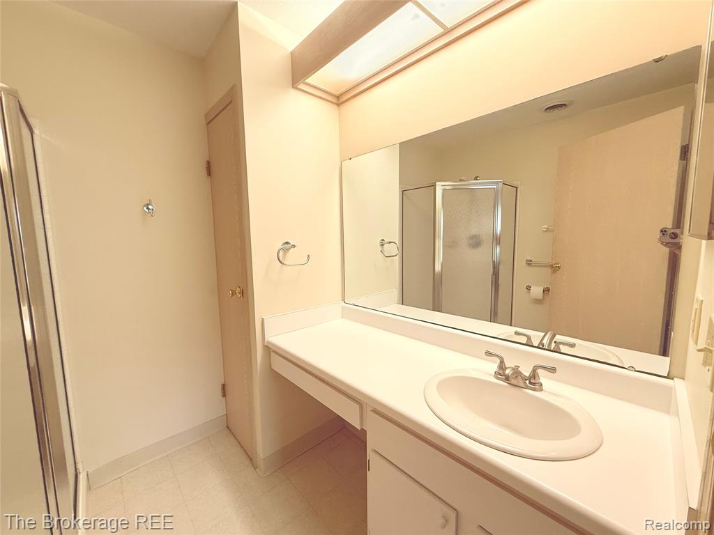610 Perry Creek Drive, Grand Blanc, MI 48439 — Photo 25