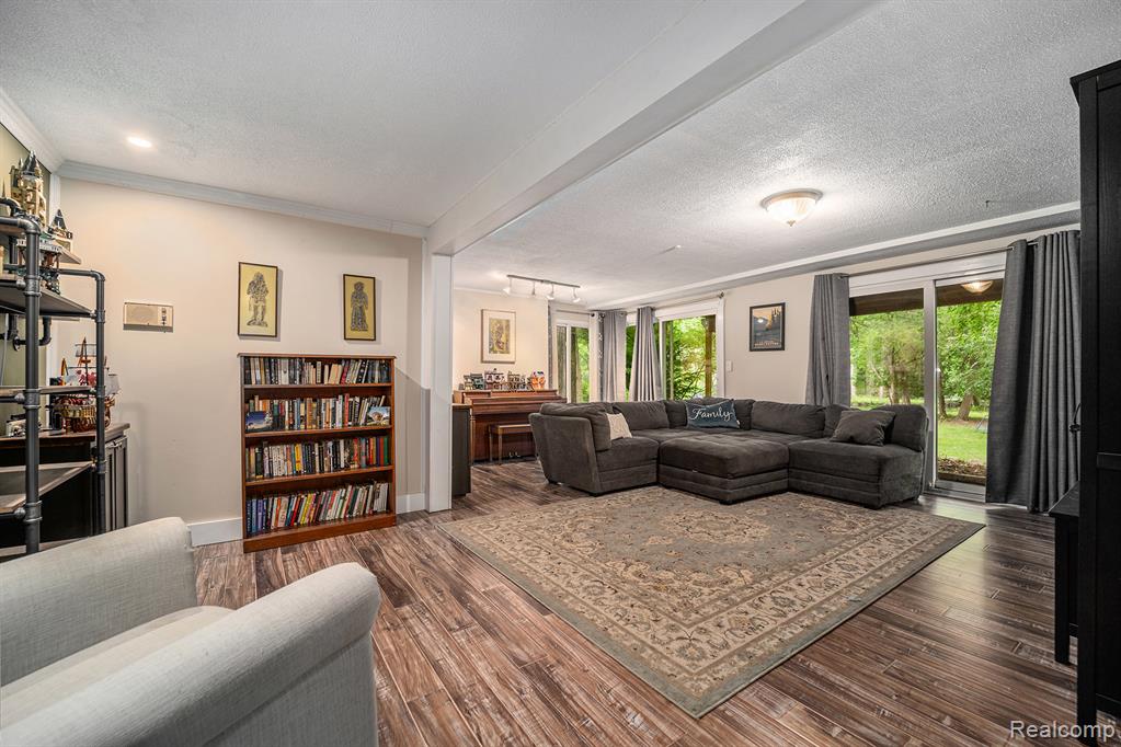 4729 Curtis Lane, Clarkston, MI — Photo 38