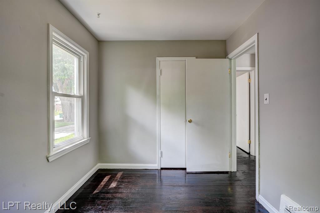 23038 Violet Street, Farmington, MI 48336 — Photo 14