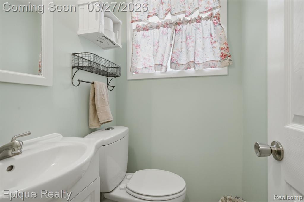 8102 Dungarvin Drive, Grand Blanc, MI 48439 — Photo 23
