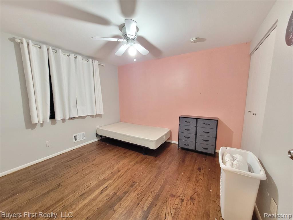 14710 Loretta Place, Oak Park, MI 48237 — Photo 21
