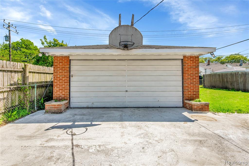 7278 Superior, Center Line, MI 48015 — Photo 23