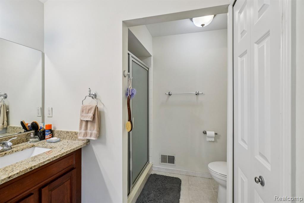 4281 Summer Place, 68, Shelby Twp, MI 48316 — Photo 27
