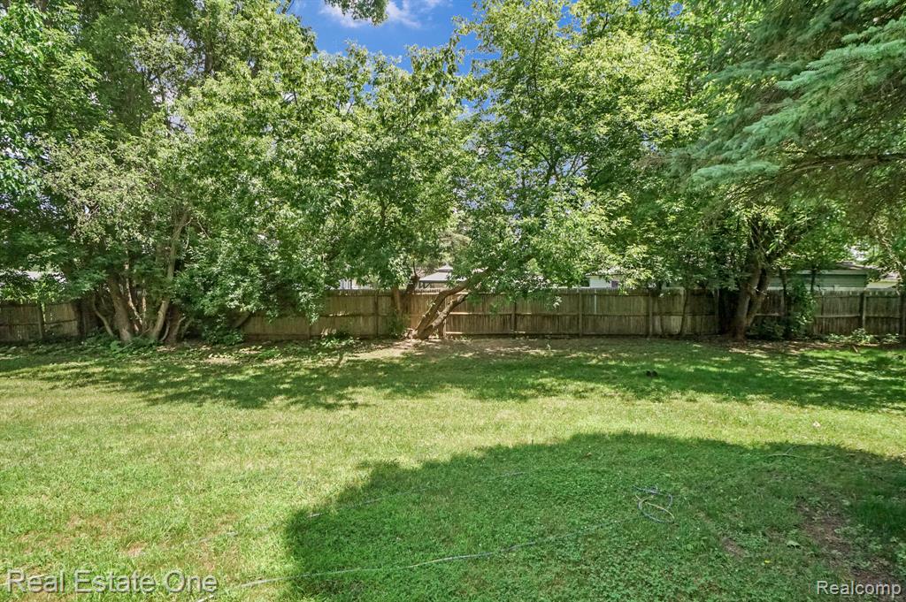 6770 John R Road, Troy, MI 48085 — Photo 19