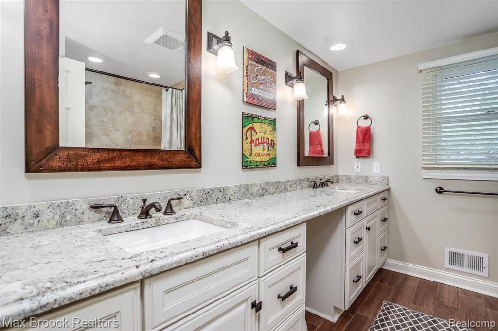 773 WOODCHESTER Drive, Bloomfield Hills, MI 48304 — Photo 28