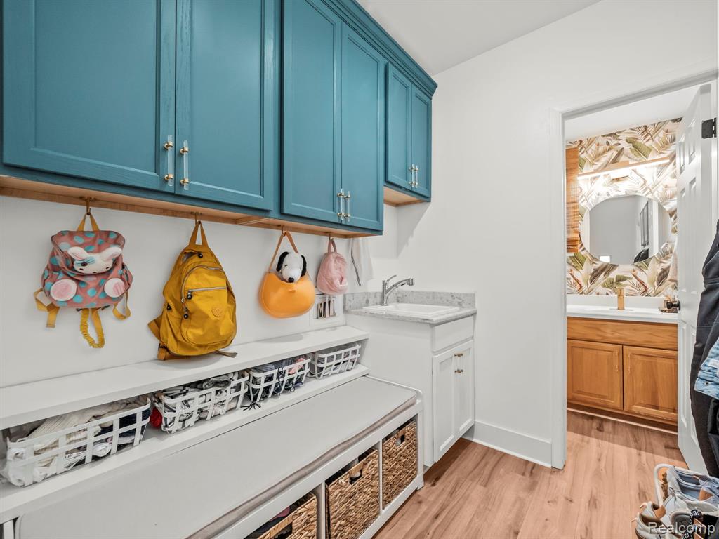 980 Briston Drive, Rochester Hills, MI 48307 — Photo 35