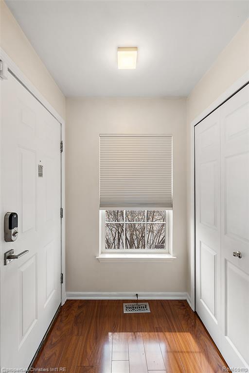 1227 16th Street - Photo 2