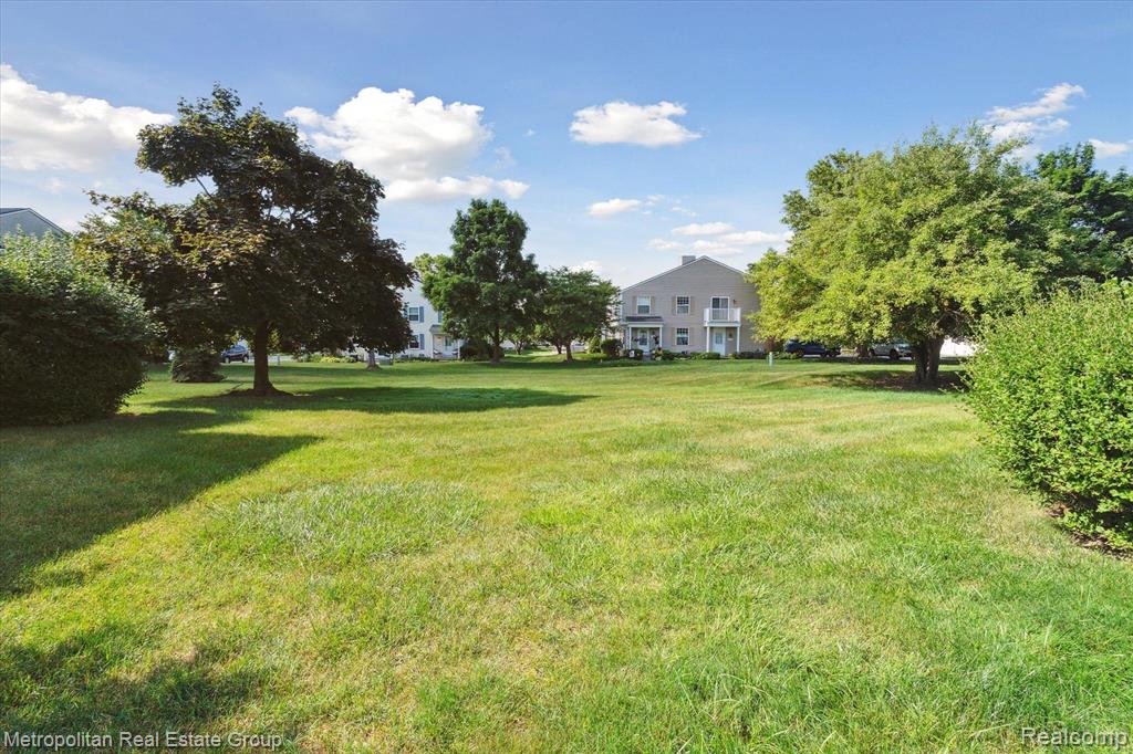 1492 MARINER Drive, Walled Lake, MI 48390 — Photo 21