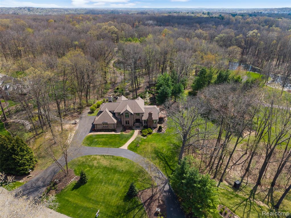 561 Valley Drive, Milford, MI 48381 — Photo 66