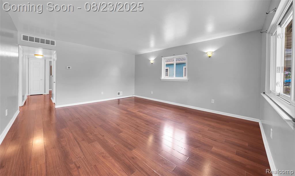 4952 Clippert Street, Dearborn Heights, MI 48125 — Photo 3