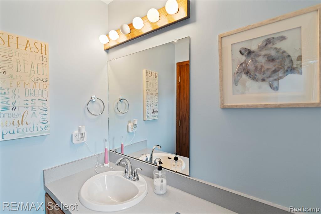5293 Lin Hill Drive, Swartz Creek, MI 48473 — Photo 22