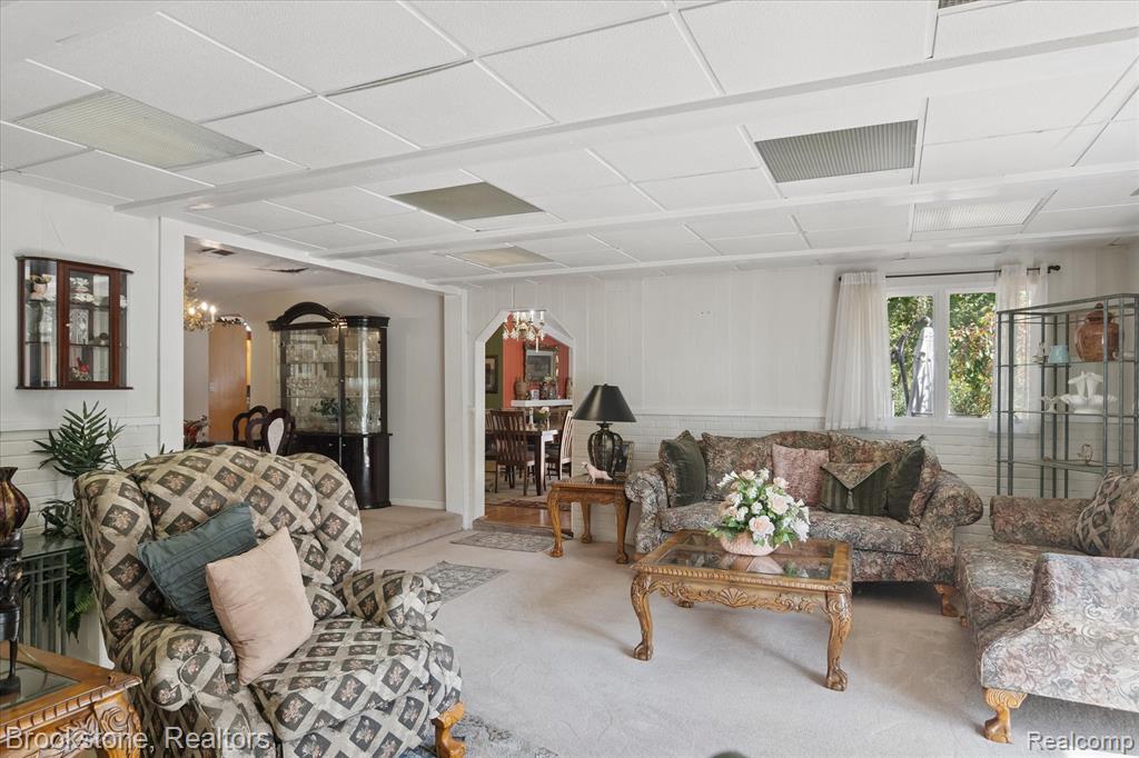 4665 W Maple Road, Bloomfield Hills, MI 48301 — Photo 8