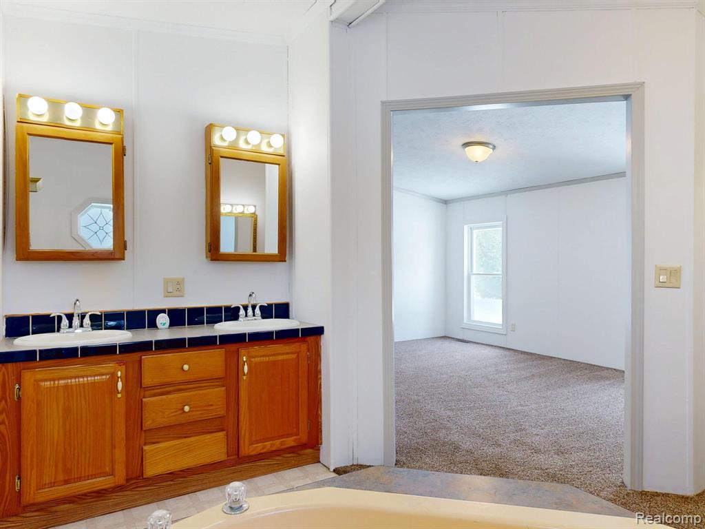 3220 N Summers Road, Imlay City, MI 48444 — Photo 24