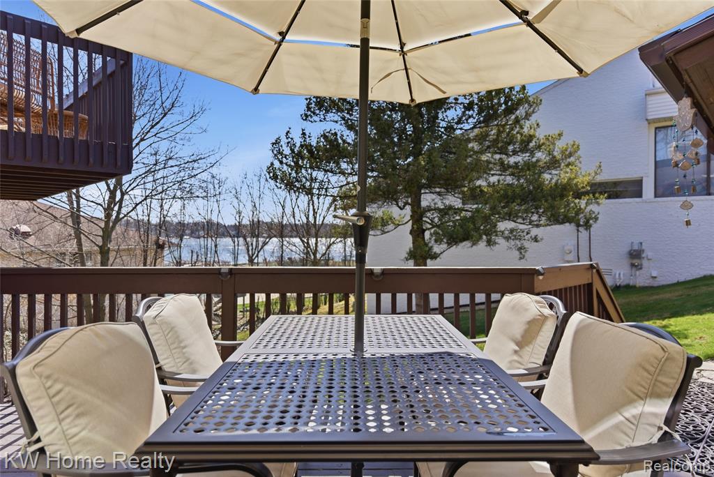 4749 Tara Court, West Bloomfield, MI 48323 — Photo 22