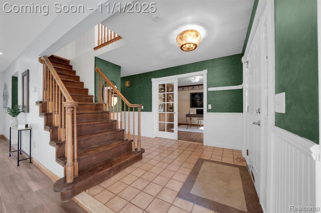 6893 Mountain Drive, Troy, MI 48098 — Photo 8