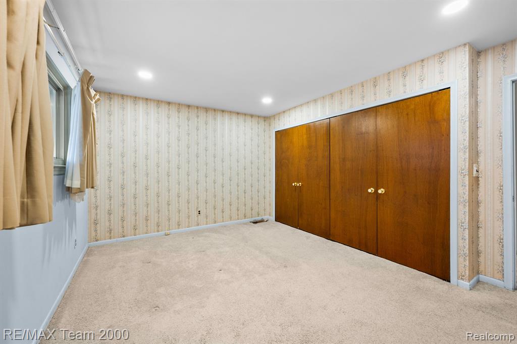 625 CENTRALIA Street, Dearborn Heights, MI 48127 — Photo 14