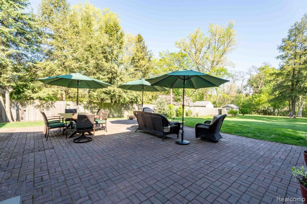 950 W LINCOLN Street, Birmingham, MI 48009 — Photo 7