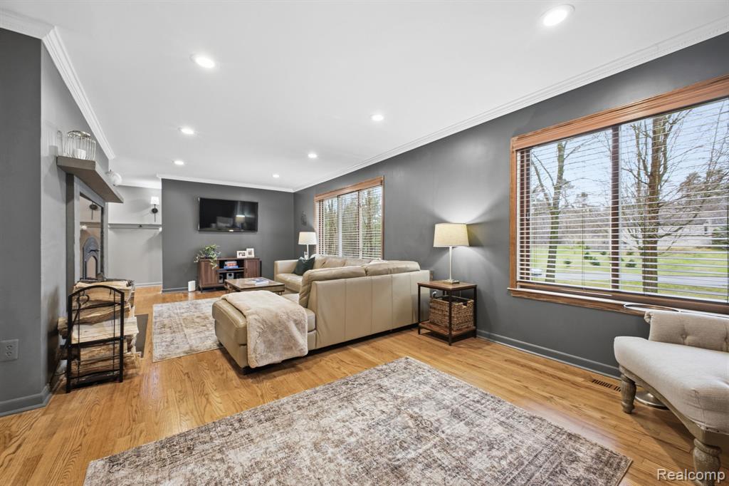 9115 Pine Hill Trail, Fenton, MI 48430 — Photo 13