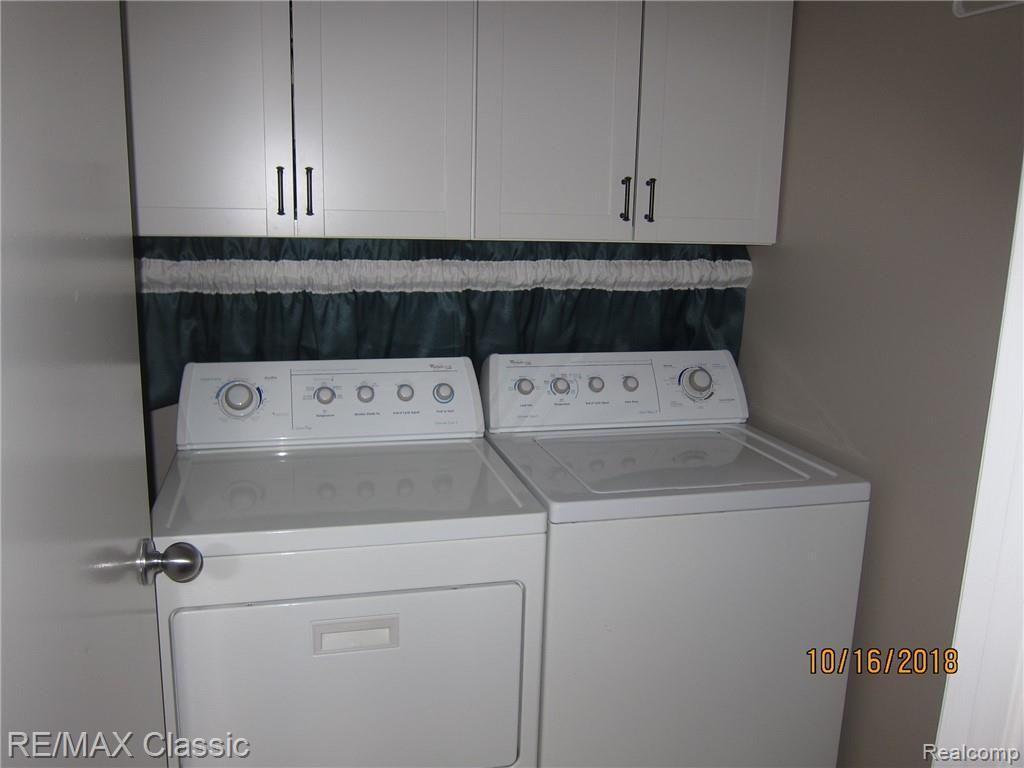 669 CAMDEN Court, Rochester Hills, MI 48307 — Photo 19