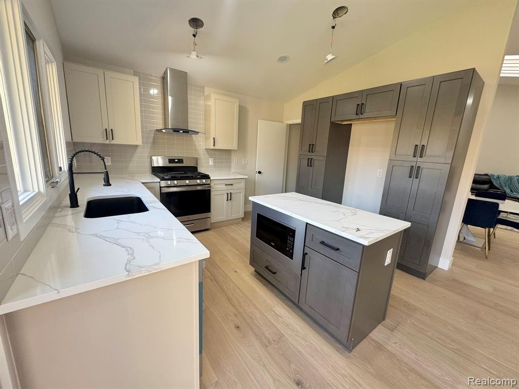 5616 Hillcrest Circle W, West Bloomfield, MI — Photo 12