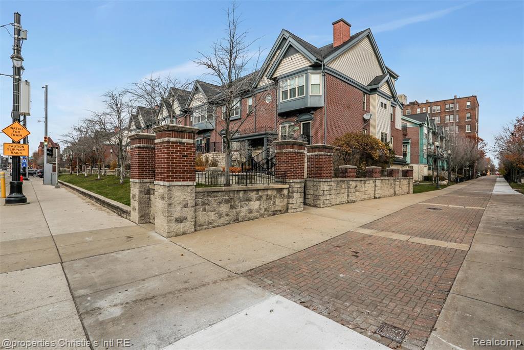 2542 WOODWARD Avenue, Detroit, MI 48201 — Photo 28