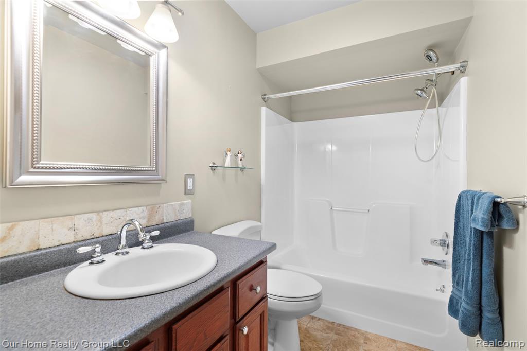 7805 Partridge Hill Drive, Brighton, MI 48116 — Photo 24