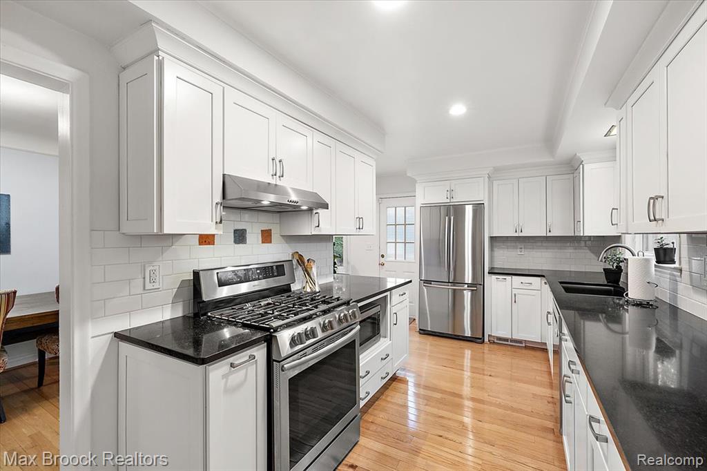 32350 Sheridan Drive, Beverly Hills, MI 48025 — Photo 6