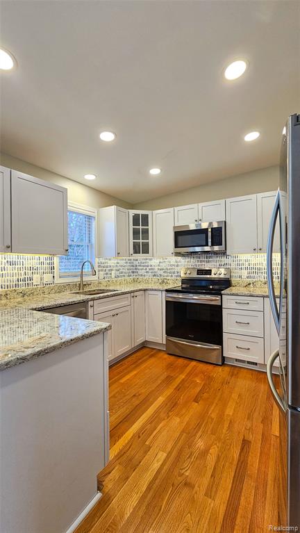 715 Lakeside Drive, Waterford, MI 48328 — Photo 24