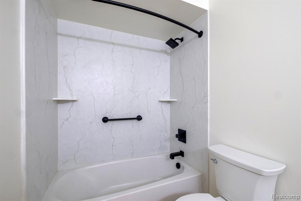 412 Oak Run Court, 6, Royal Oak, MI 48073 — Photo 18