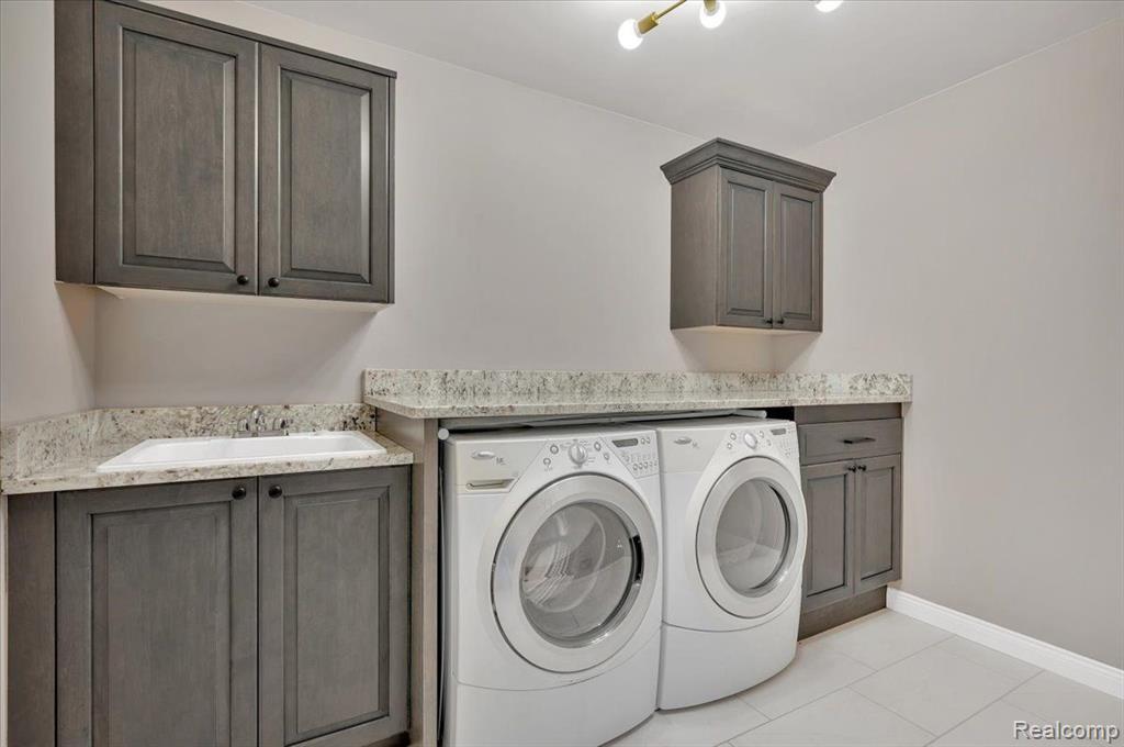 49905 MAJESTIC Drive N, Macomb, MI 48044 — Photo 25