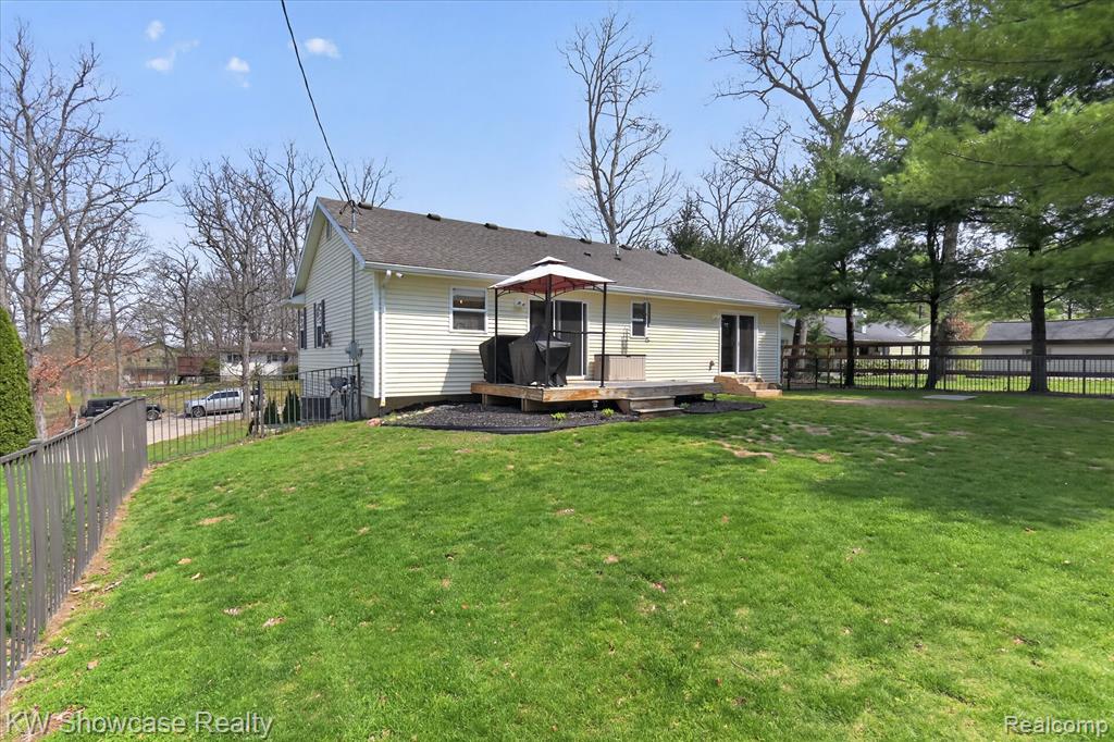 662 Tierney Avenue, Highland, MI 48356 — Photo 34
