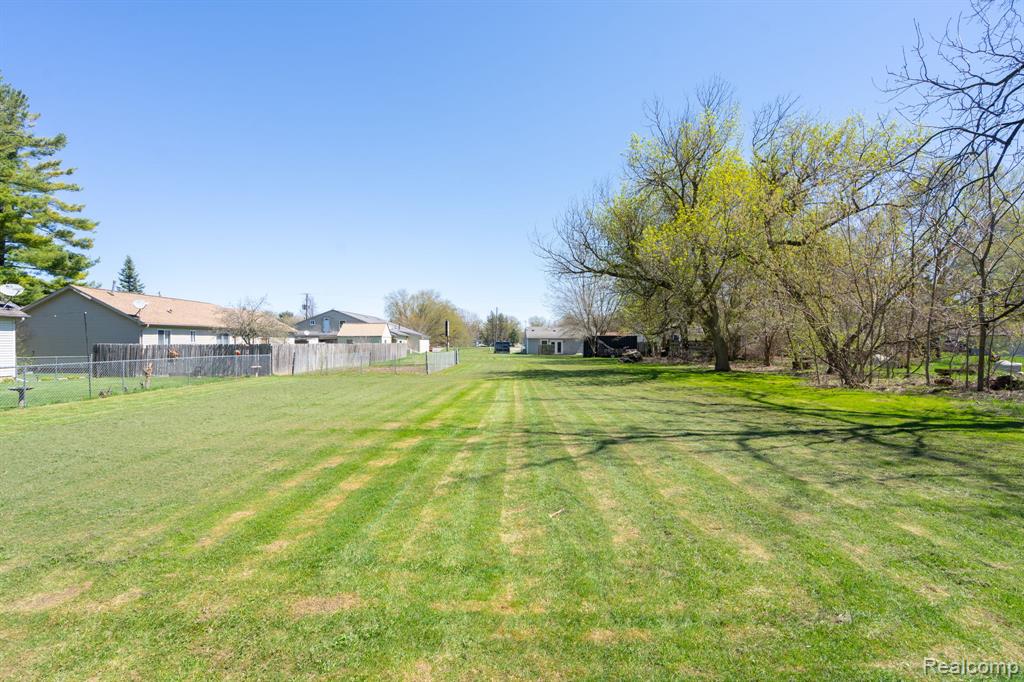 3421 N Genesee Road, Flint, MI 48506 — Photo 31