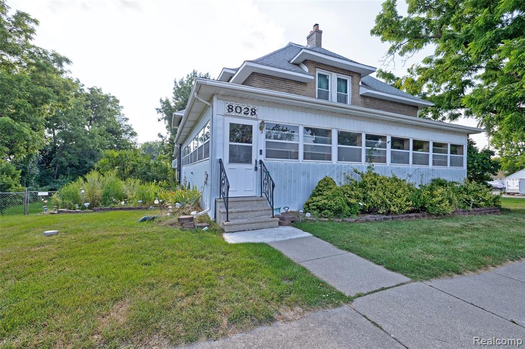 8028 Clarence Street, Goodrich Vlg, MI — Photo 3