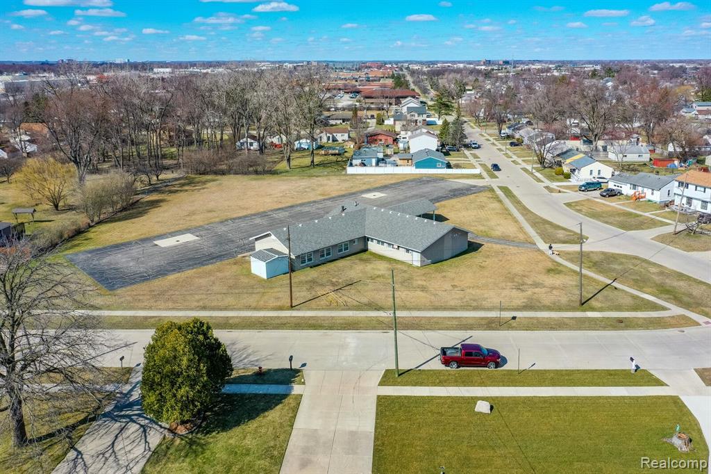 510 W GIRARD Avenue, Madison Heights, MI 48071 — Photo 3