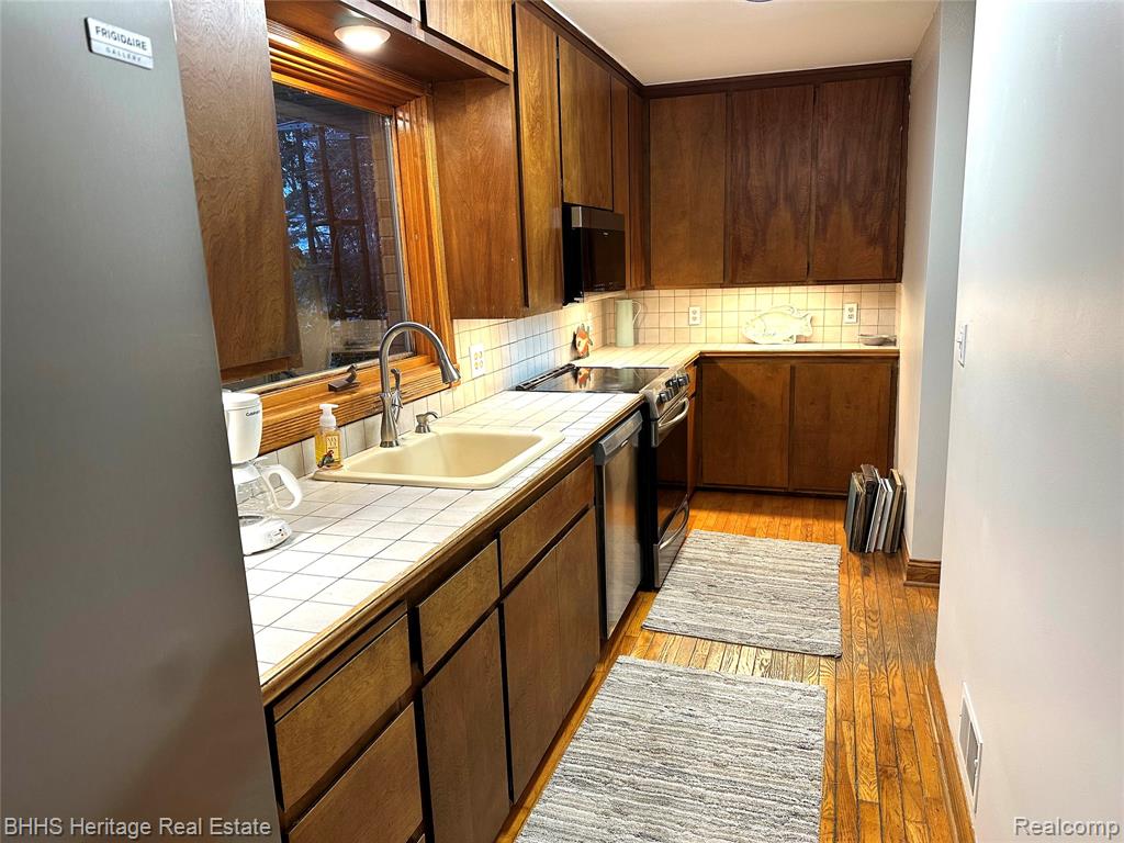 9776 Marsh Road, Fowlerville, MI 48836 — Photo 5