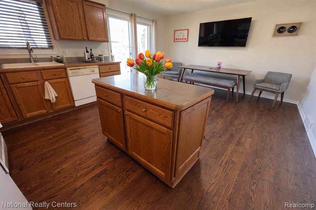856 Coolidge Street, Plymouth, MI 48170 — Photo 14
