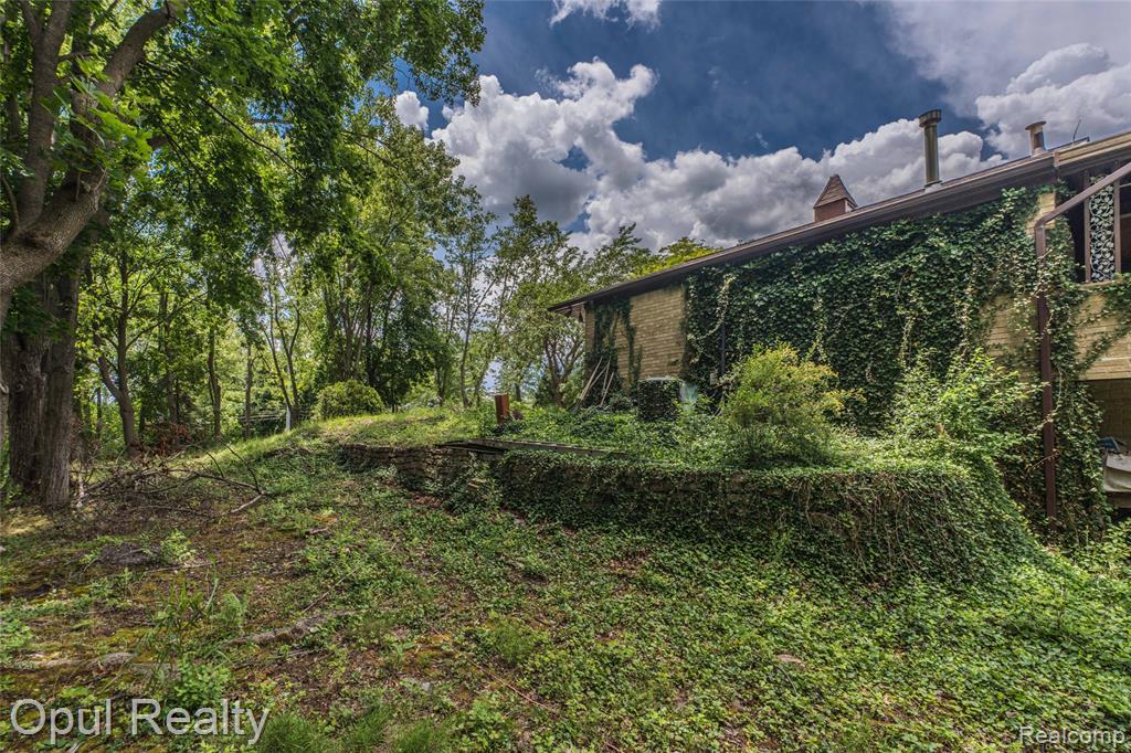6455 Norham Road, Bloomfield Hills, MI 48301 — Photo 19