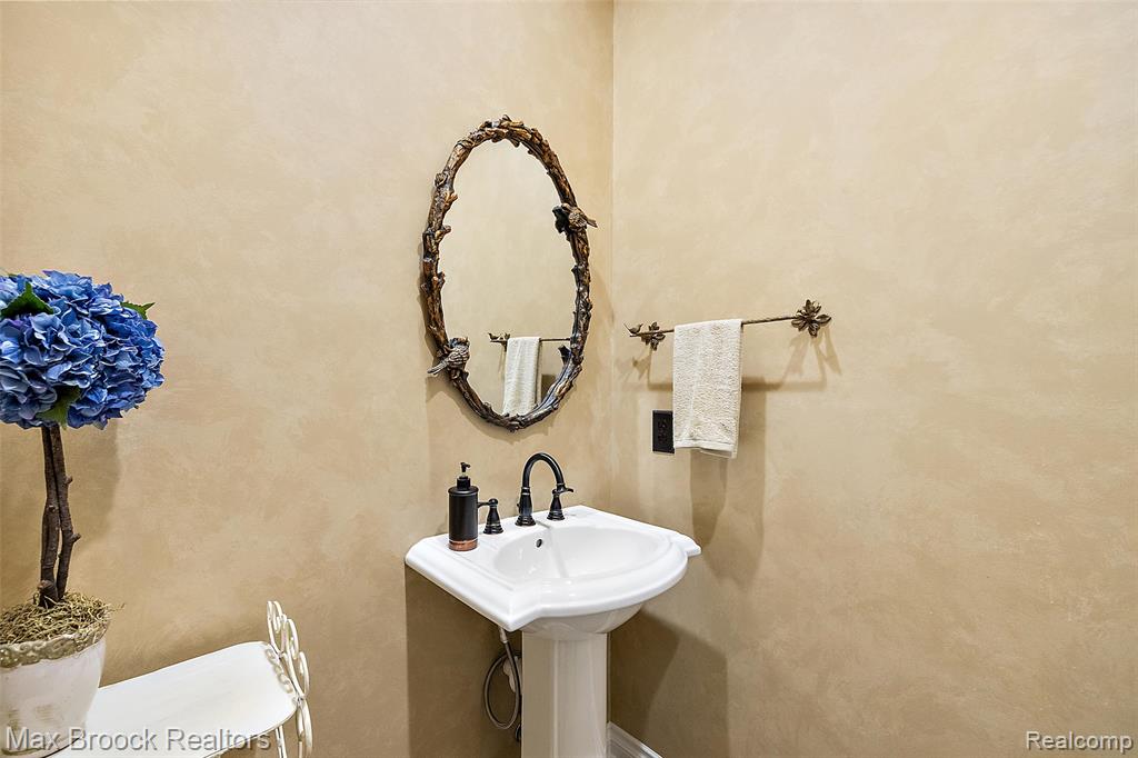4353 Forest Avenue, Waterford, MI 48328 — Photo 13