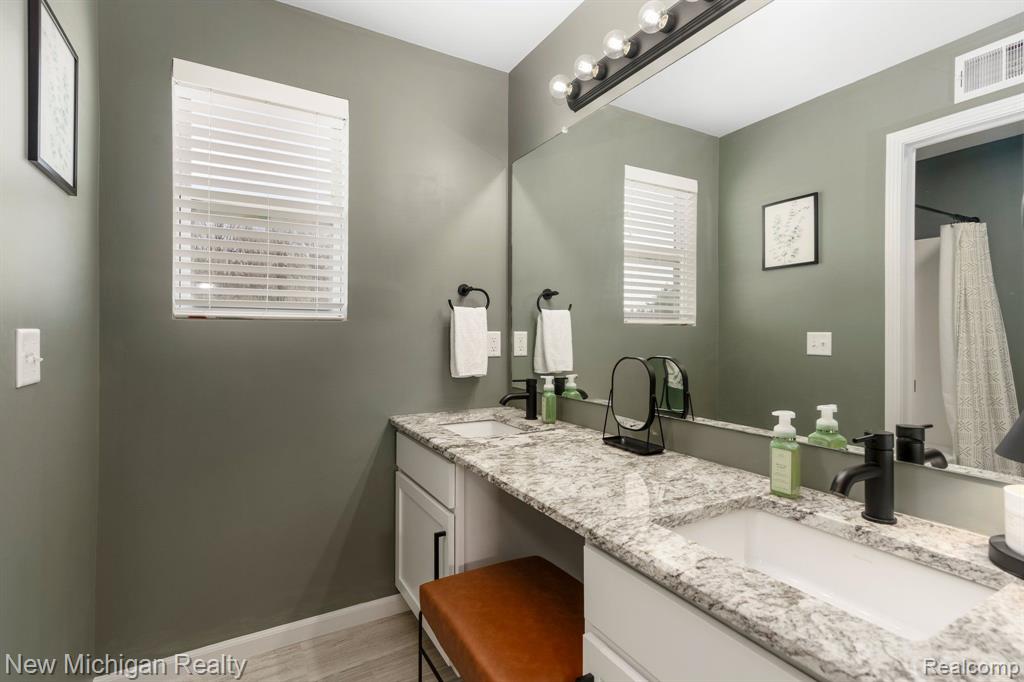 6620 CHANDLER Drive, Belleville, MI 48111 — Photo 41