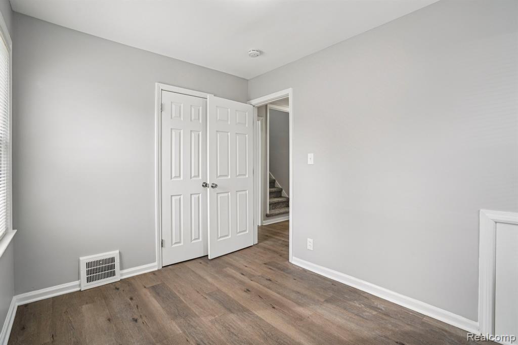 3963 S Hubbard Street, Wayne, MI 48184 — Photo 18