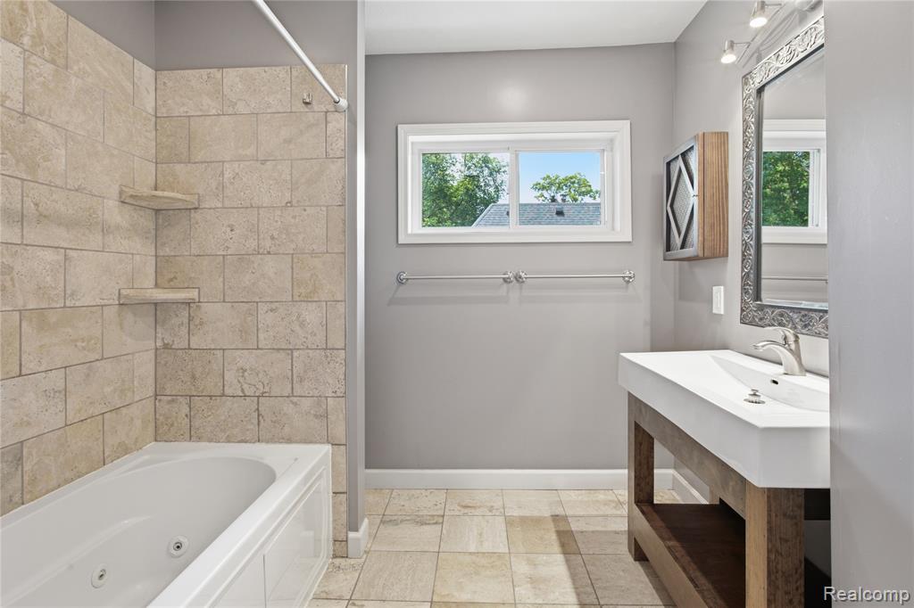 536 E Maplehurst Street, Ferndale, MI 48220 — Photo 30