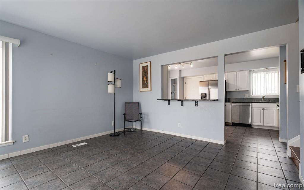4014 DEVON Road, Royal Oak, MI 48073 — Photo 3