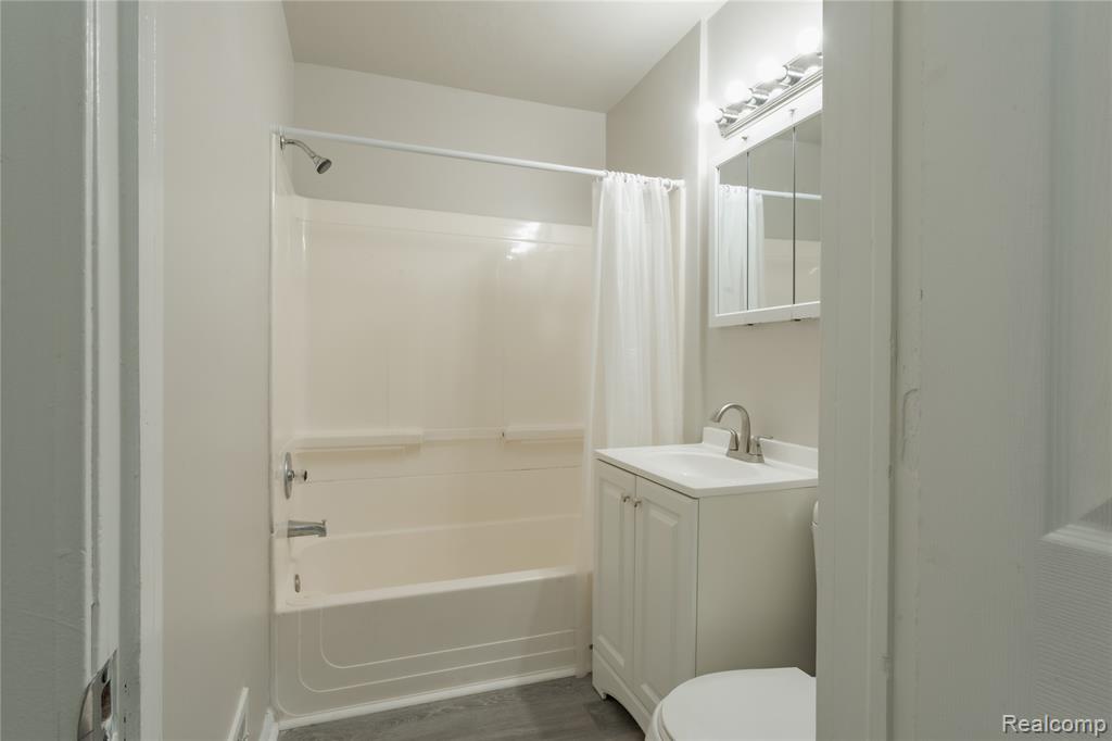 582 Lebaron Avenue, Pontiac, MI 48340 — Photo 32