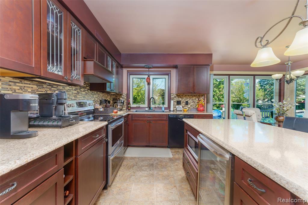 47582 Fox Court, Canton, MI 48187 — Photo 10